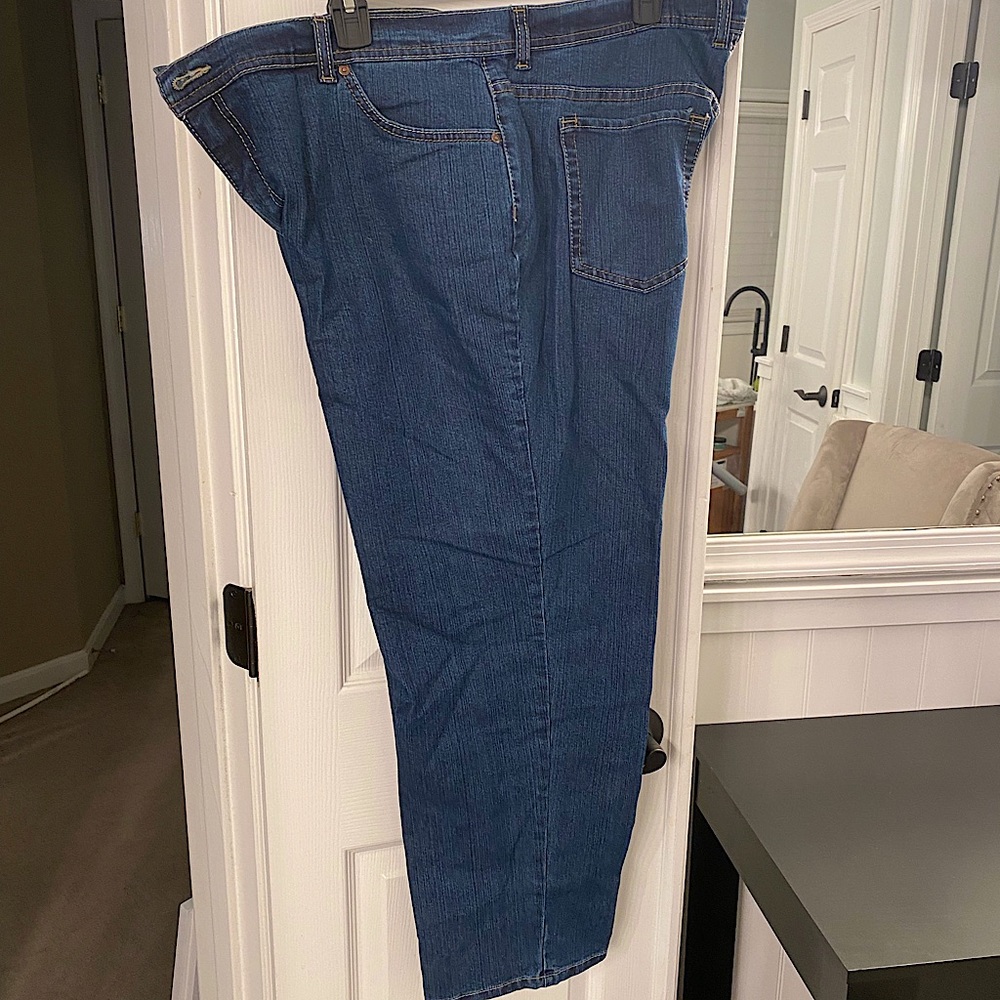 Gloria Vanderbilt “Amanda” style jeans. Size 18W. BARELY worn.